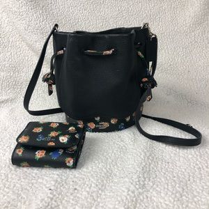 COACH Petal Bag in Pebble Leather black/floral